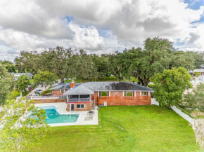 Beautiful Lake View Retreat Drivable to Theme Parks home